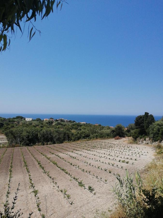 Monolocale Zona Mare Pisturri Apartman Magomadas Kültér fotó